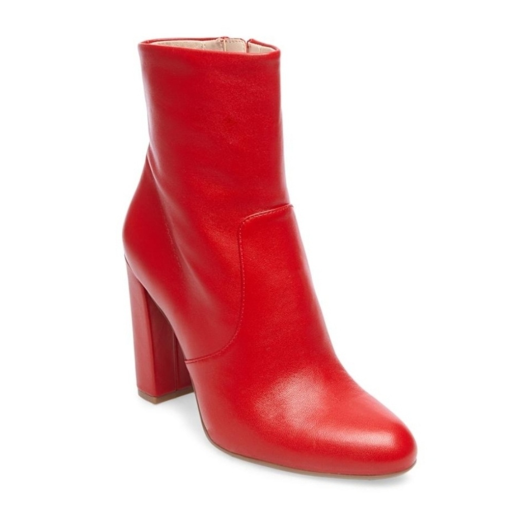 Sexy Chic Steve Madden Booties - Picture 2 of 8